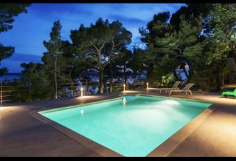 Villa Ima has Balcony rooms