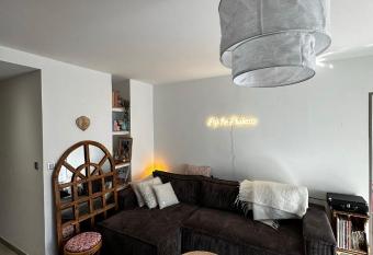 Bel appartement dans le centre ville de Cavalaire has Balcony rooms