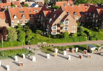 Ferienwohnung Strandh  pfer - direkt am Meer allows 18 year olds to book a room