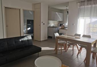 T2 adapt   PMR 5mn du centre ville has Balcony rooms