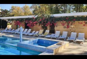 Apartamento Francelos Condominio allows 18 year olds to book a room