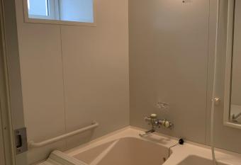 LOHABO Sapporo Art park has rooms with a private hot tub