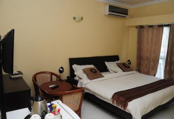 Road view Park Hotel has Balcony rooms