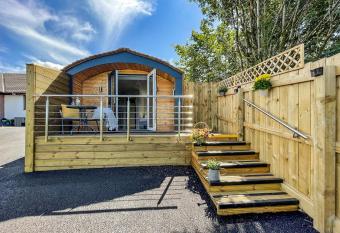 Riabhach allows 18 year olds to book a room