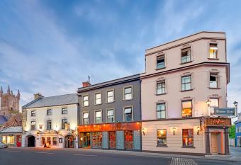 Queens Hotel allows 18 year olds to book a room