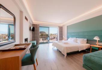 Palacio del Sol Luxury Apartments allows 18 year olds to book a room
