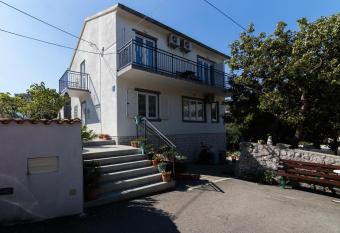 Apartments Diego has Balcony rooms