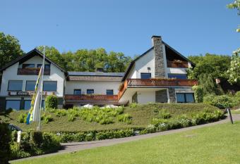 Pension Haus Diefenbach has Balcony rooms