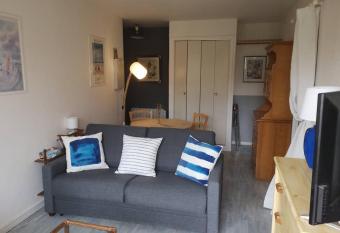 Appartement 4 personnes    300m de la mer has Balcony rooms