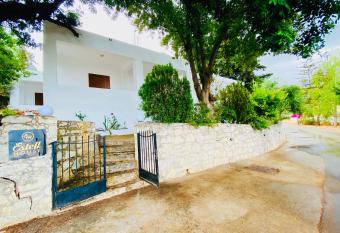 Estell House has Balcony rooms