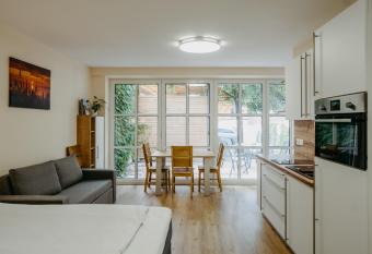 Chill & Relax Apartments in Neusiedl am See has Balcony rooms