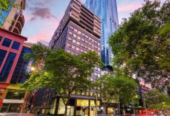 Brady Apartment Hotel Hardware Lane has Balcony rooms
