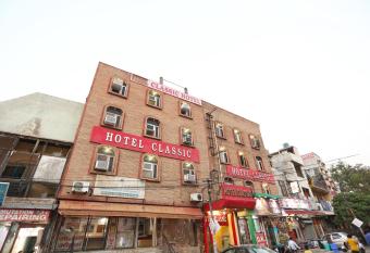 SPOT ON 35573 Hotel Classic allows 18 year olds to book a room