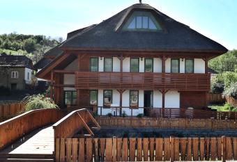 Pensiunea N  das Panzi   has Balcony rooms