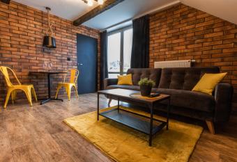 Stylowe Apartamenty Plewiska has Balcony rooms