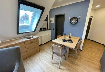 Ferienhaus Kompass (ehemals Pension Hohlen) allows 18 year olds to book a room