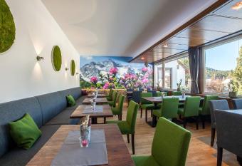 Boutique Hotel Olympia has Balcony rooms