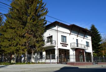 Pensiunea Alesia allows 18 year olds to book a room