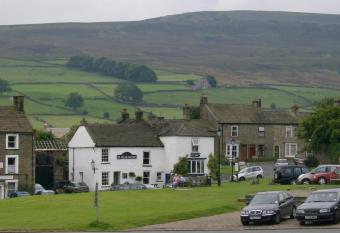 Ivy Cottage Bed & Breakfast allows 18 year olds to book a room