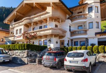Ferienwohnung Sonnenschein has Balcony rooms