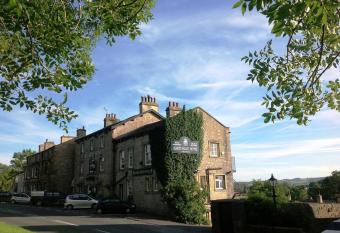 Harts Head Hotel allows 18 year olds to book a room