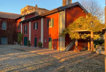 Tenuta Pizzone has Balcony rooms