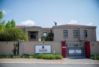 Castello Guest House, Bloemfontein allows 18 year olds to book a room