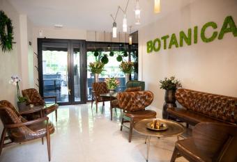 Hotel Botanica allows 18 year olds to book a room