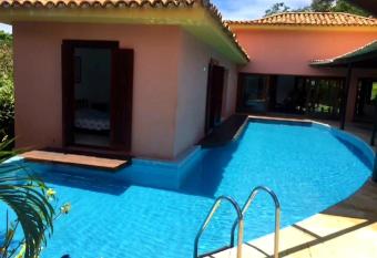 Pousada Para  so da Ferradura allows 18 year olds to book a room