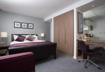 Staybridge Suites Birmingham, an IHG Hotel allows 18 year olds to book a room