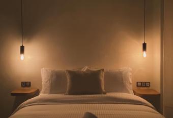 Jason lux studio allows 18 year olds to book a room