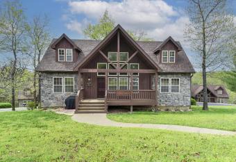 Sooner Settle Lodge has Balcony rooms