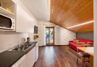 Foresto Holiday Apartments Bilocale allows 18 year olds to book a room