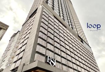 KL Sentral Serviced Apartment - The Establishment KL Sentral by Loop Suites has Balcony rooms