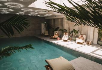 H  tel 1770 & Spa allows 18 year olds to book a room