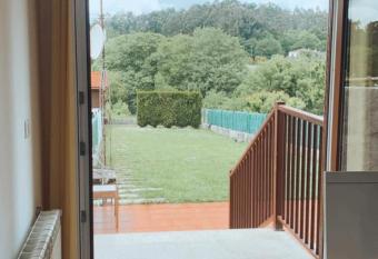 Casa JyM Fontela 24 allows 18 year olds to book a room