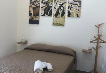 Herculaneum home has Balcony rooms