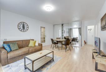 Chic and spacious apart with parking has Balcony rooms