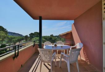 Apartamento con piscina en LLAFRANC has Balcony rooms