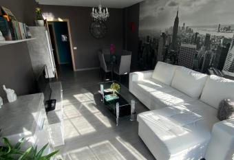 Precioso piso en el centro de Galicia. has Balcony rooms