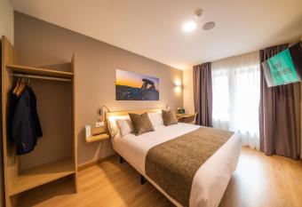 Hotel Vas Vitoria AutoCheckIn allows 18 year olds to book a room