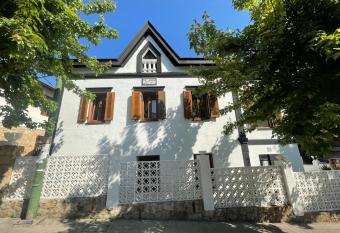 Villa nueva 1910 has Balcony rooms
