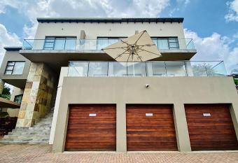 RNB Guesthouse has Balcony rooms