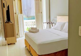 Hotel Gallery Cartagena allows 18 year olds to book a room