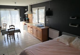 Chambre meubl  e avec vue panoramique    P  rigueux allows 18 year olds to book a room