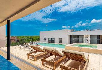 Luxury Apartament With Private Plunge Pool - Ground Floor by Sessile has rooms with a private hot tub