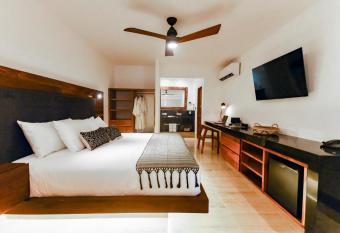 Casa del Jaguar Beach Hotel allows 18 year olds to book a room