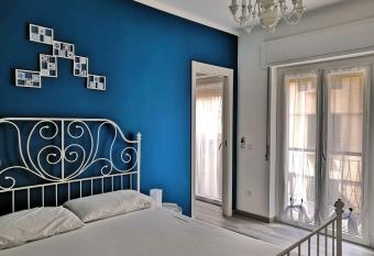 CasAgnese allows 18 year olds to book a room