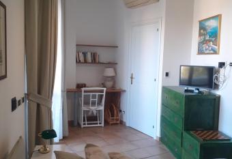 VelaLatina Residence B&B Soverato - Camera Maestrale & Camera Tramontana has Balcony rooms