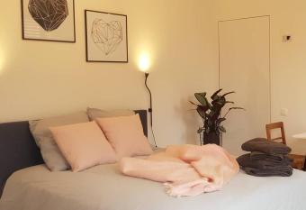 Tweepersoonskamer Lizette in Ieper! allows 18 year olds to book a room